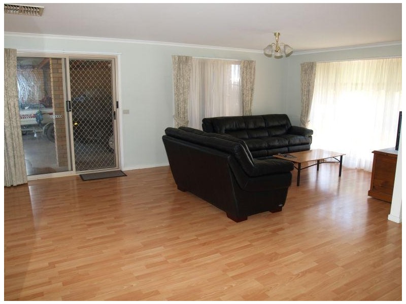 24 Madeline Street, Numurkah VIC 3636