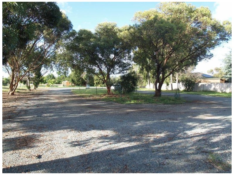 52 Wattle Drive, Numurkah VIC 3636