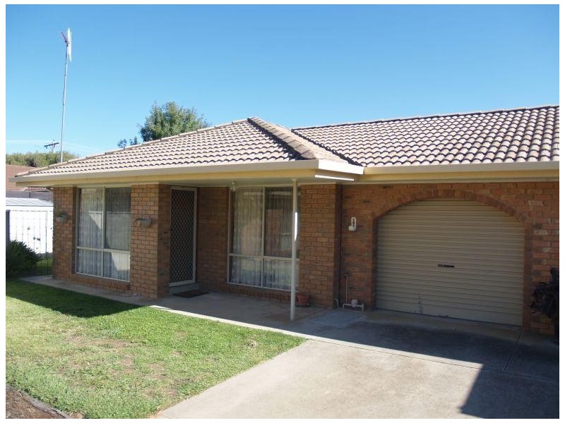 4/5 Brenion Street, Numurkah VIC 3636