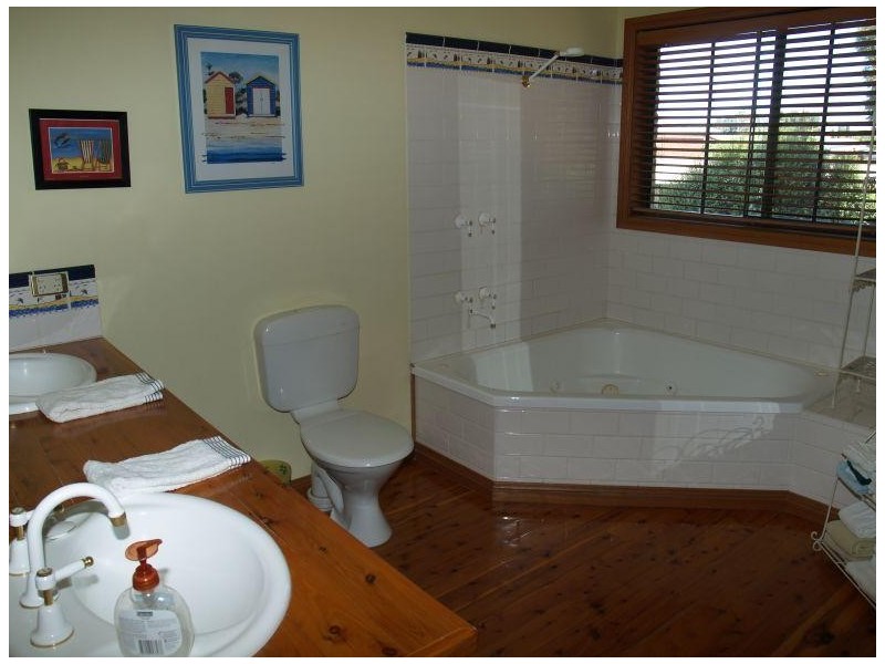 20 Wattle Drive, Numurkah VIC 3636