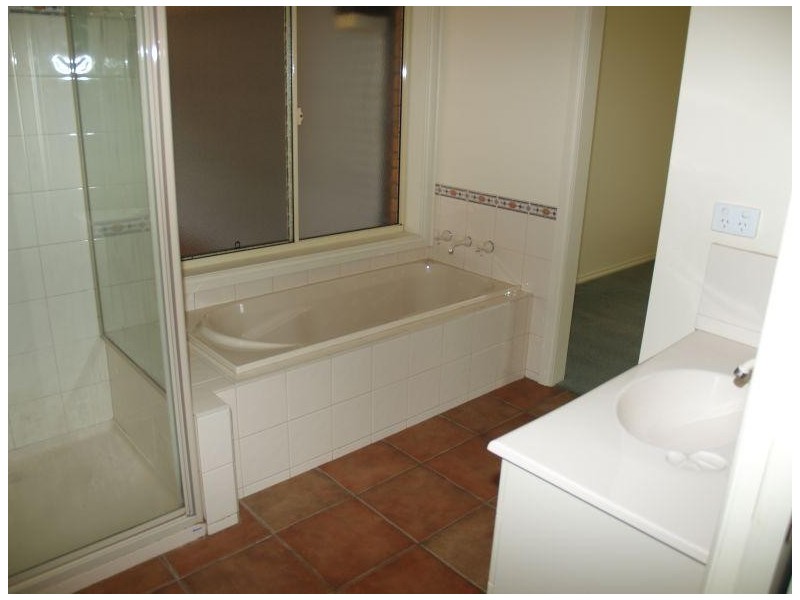 2 Banksia Place, Numurkah VIC 3636