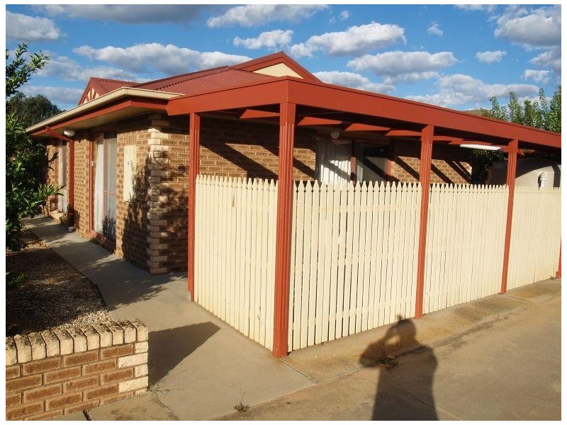 8 19 Paterson Street, Numurkah VIC 3636