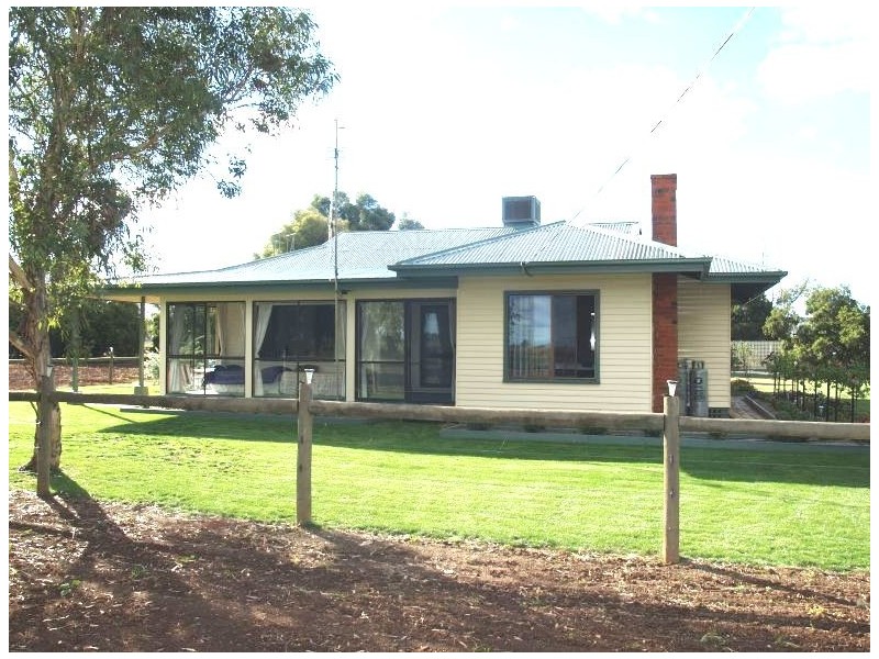 1300 Sandmount Road, Katunga VIC 3640