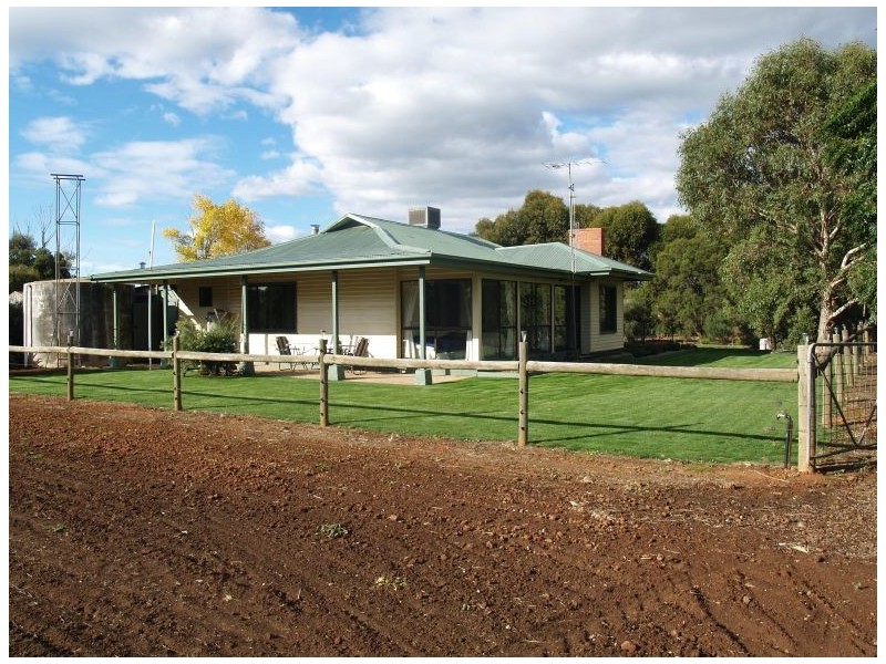 1300 Sandmount Road, Katunga VIC 3640