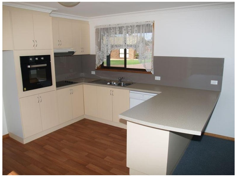 2, 48 Wattle Drive, Numurkah VIC 3636