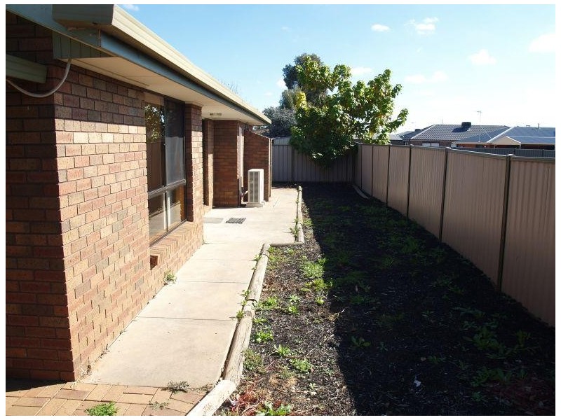 2, 48 Wattle Drive, Numurkah VIC 3636