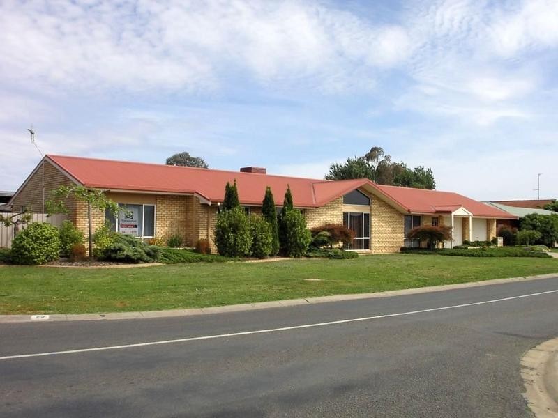 25 Russell Street, Numurkah VIC 3636