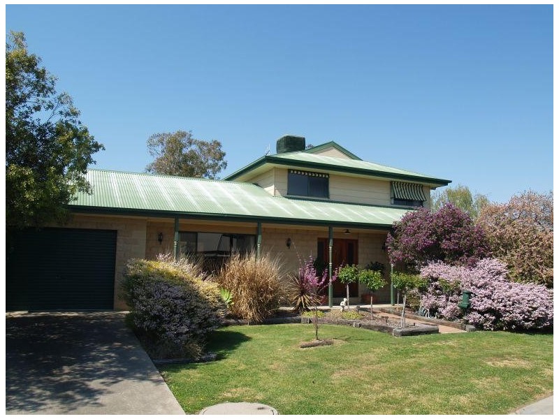 3 Reynolds Drive, Numurkah VIC 3636