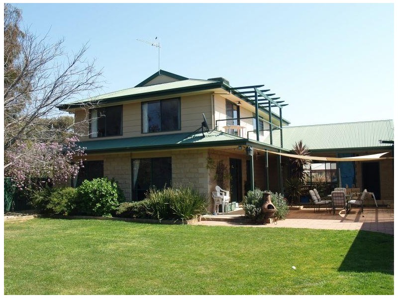 3 Reynolds Drive, Numurkah VIC 3636