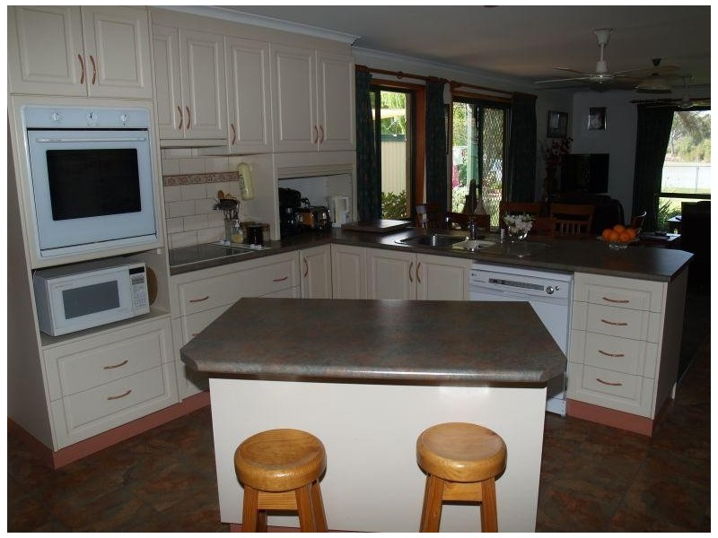 3 Reynolds Drive, Numurkah VIC 3636