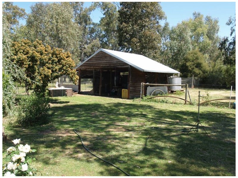 5 Glenny Lane, Numurkah VIC 3636