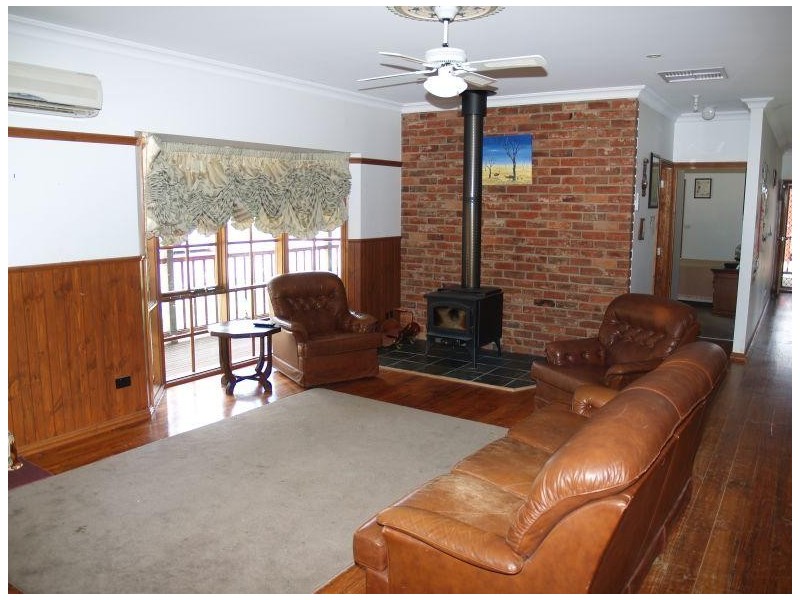 17 Irrigation Road, Numurkah VIC 3636