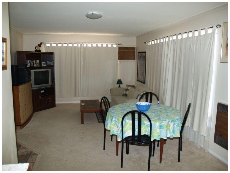 1/9 Mc Carthy Avenue, Numurkah VIC 3636