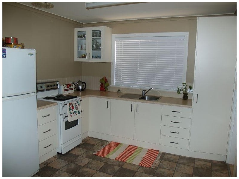 1/9 Mc Carthy Avenue, Numurkah VIC 3636