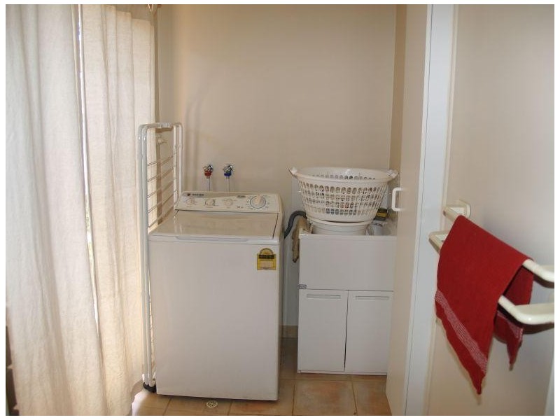 1/9 Mc Carthy Avenue, Numurkah VIC 3636