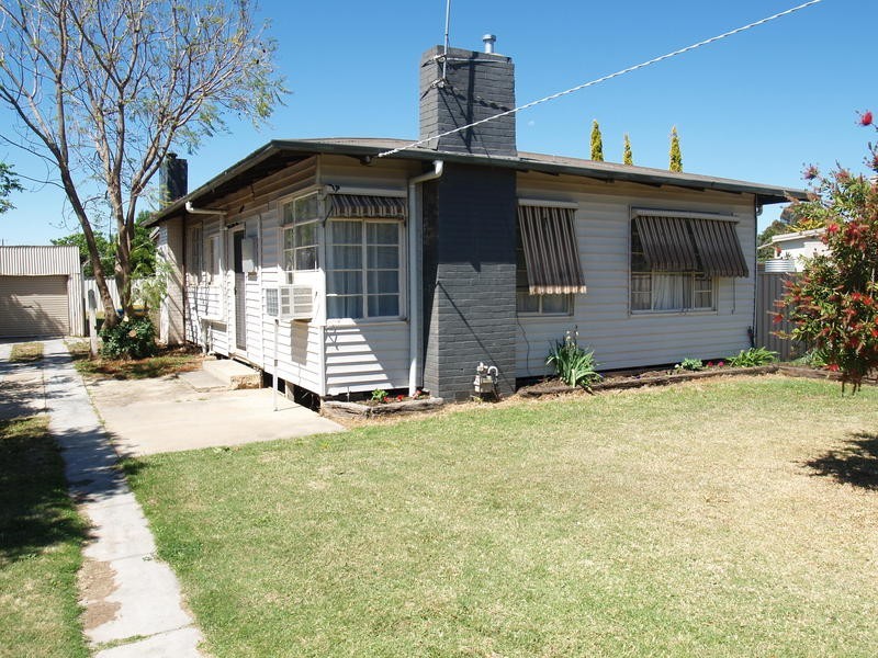 12 Pinnuck Street, Numurkah VIC 3636