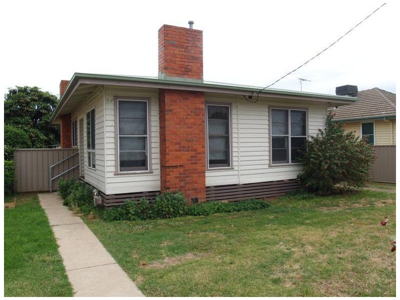 24 Mackenzie Street, Numurkah VIC 3636