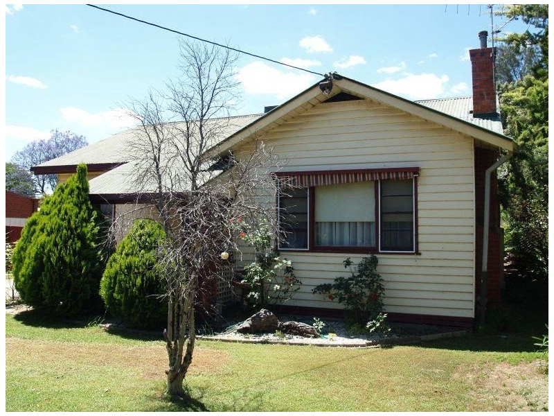 27 Mc Carthy Avenue, Numurkah VIC 3636