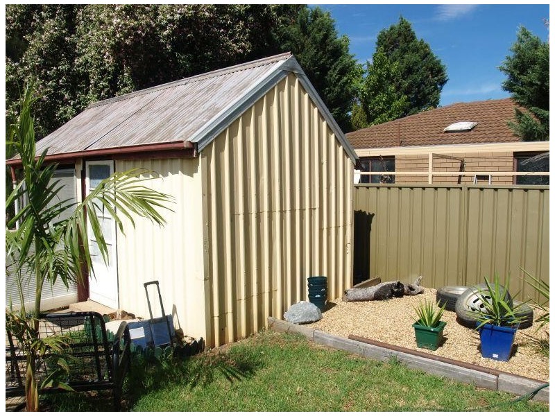 27 Mc Carthy Avenue, Numurkah VIC 3636