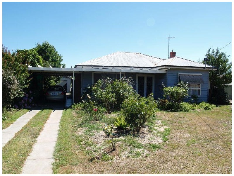 33 Mc Carthy Avenue, Numurkah VIC 3636