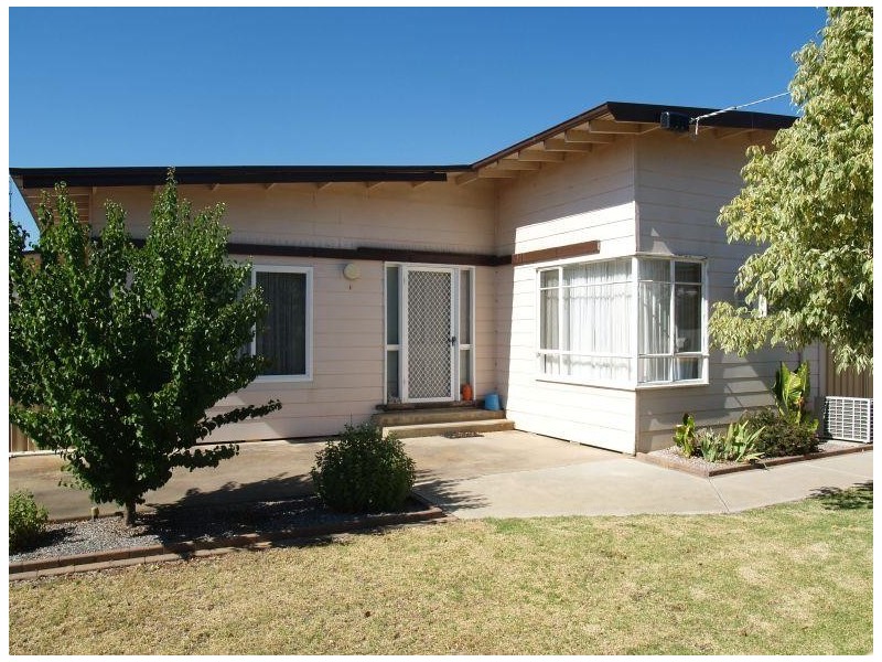 1/11 Dolphin Street, Numurkah VIC 3636