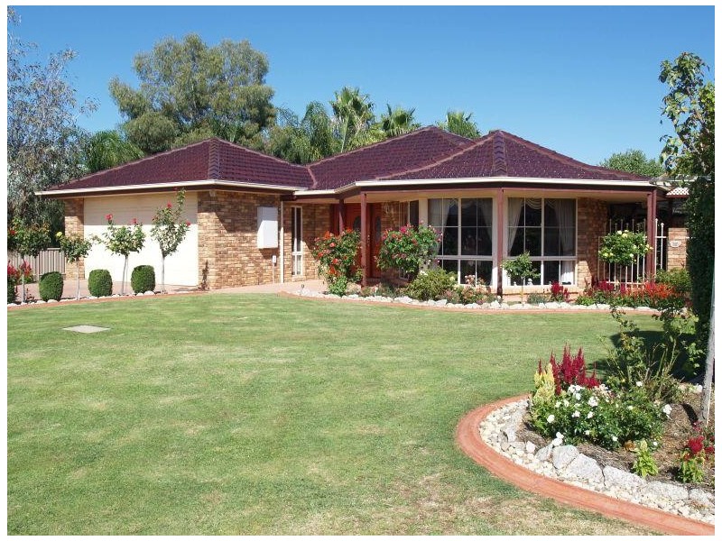 19 Russell Street, Numurkah VIC 3636