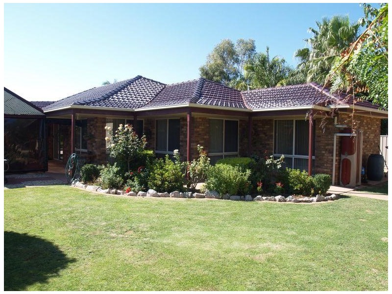 19 Russell Street, Numurkah VIC 3636