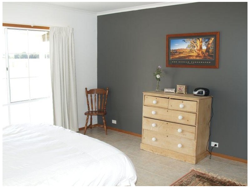 2 Carter Street East, Katunga VIC 3640