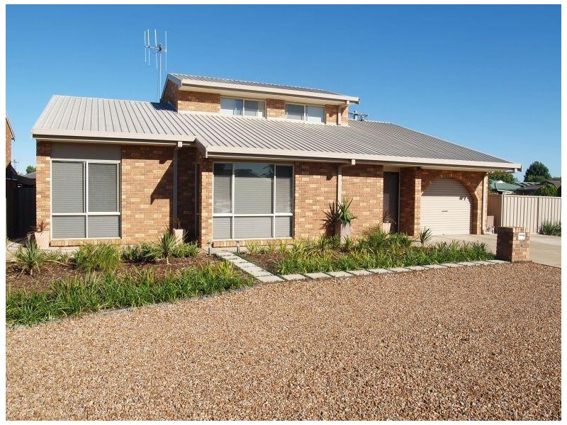 2 23 Russell Street, Numurkah VIC 3636