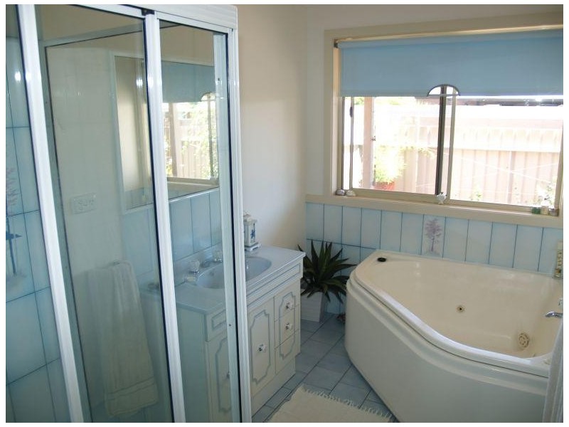 2 23 Russell Street, Numurkah VIC 3636