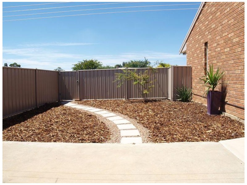 2 23 Russell Street, Numurkah VIC 3636