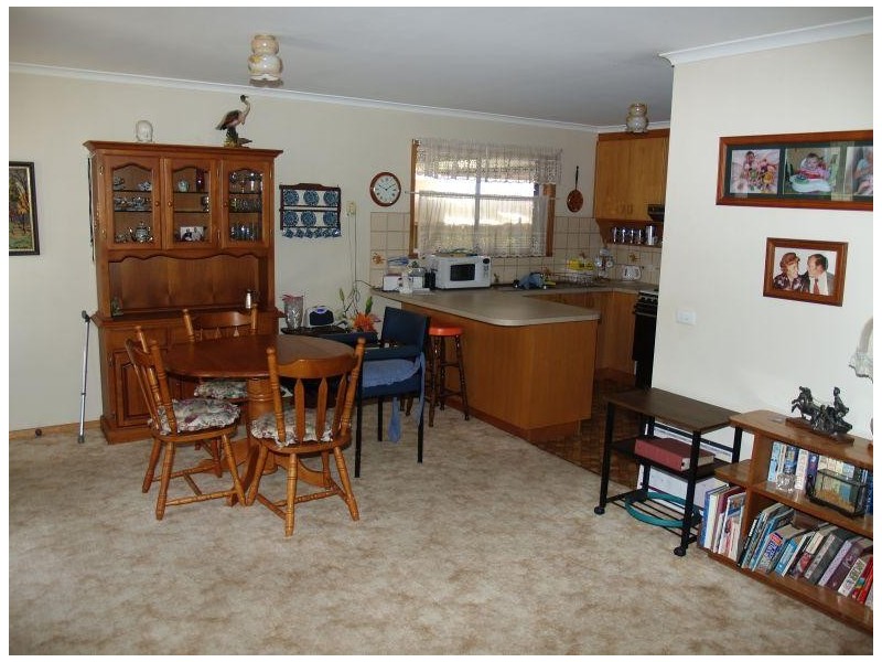 2/17 Saxton Street, Numurkah VIC 3636