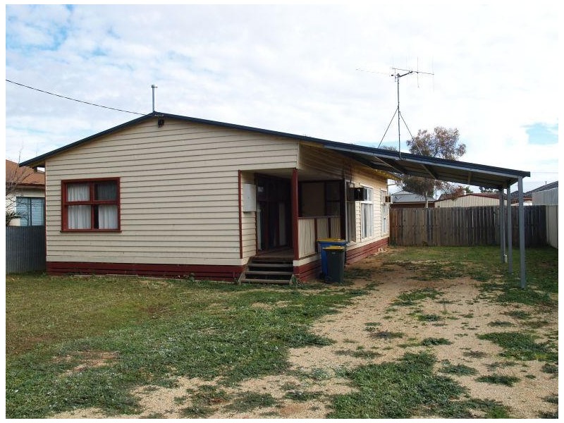 24 Murray Avenue, Numurkah VIC 3636