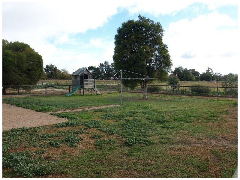 634 Naring Hall Road, Numurkah VIC 3636