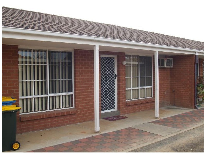 2 108 Saxton Street, Numurkah VIC 3636