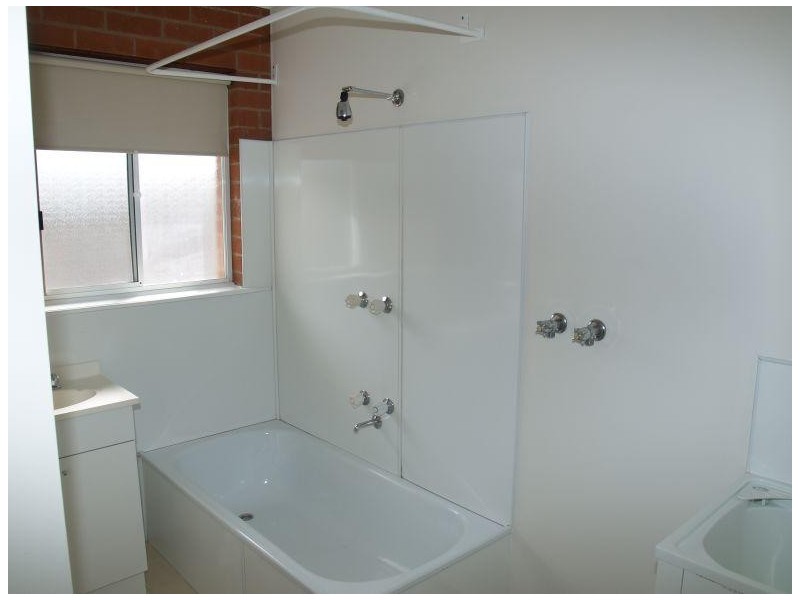 2 108 Saxton Street, Numurkah VIC 3636