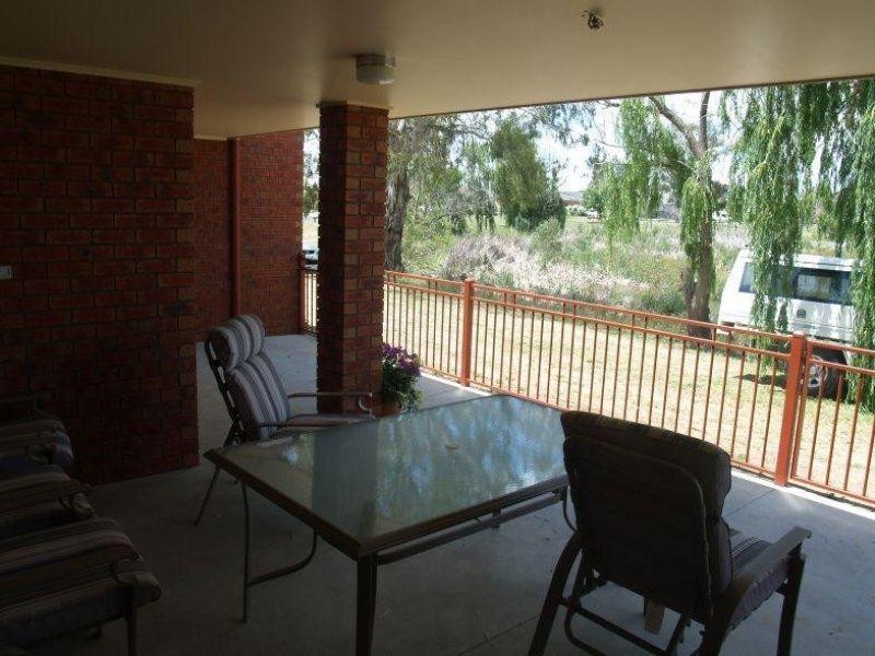 17 Wattle Drive, Numurkah VIC 3636