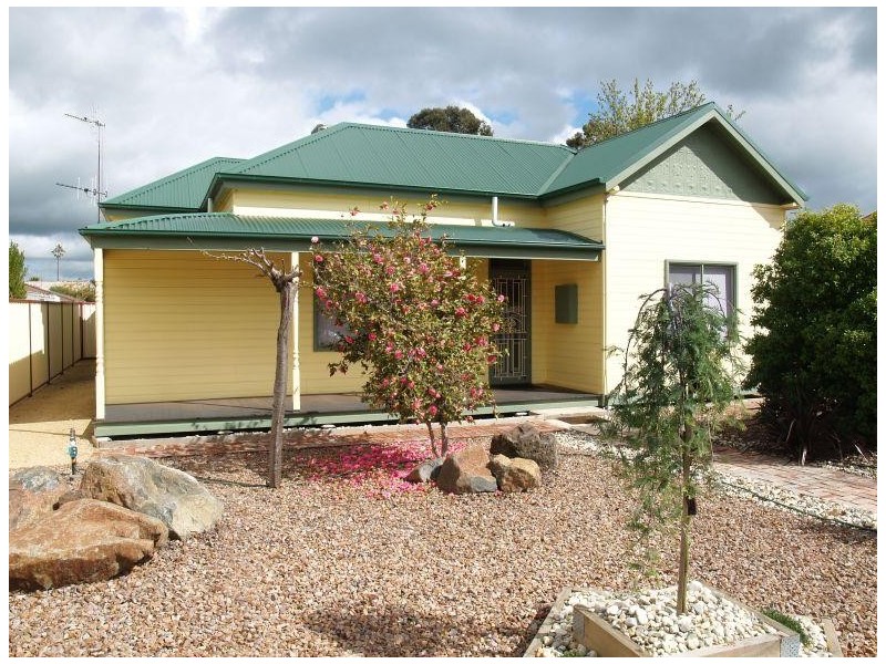 18 Meiklejohn Street, Numurkah VIC 3636