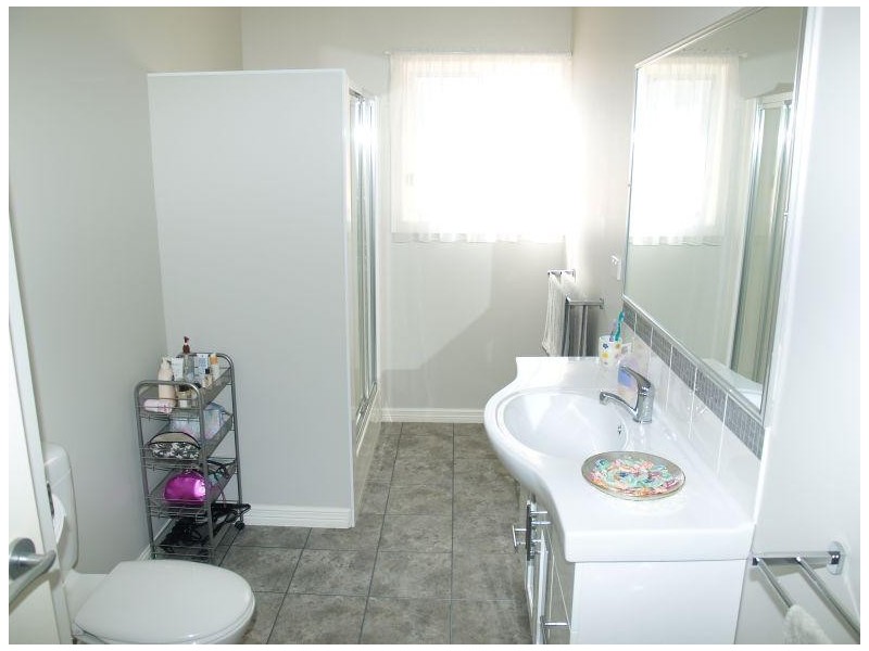 18 Meiklejohn Street, Numurkah VIC 3636