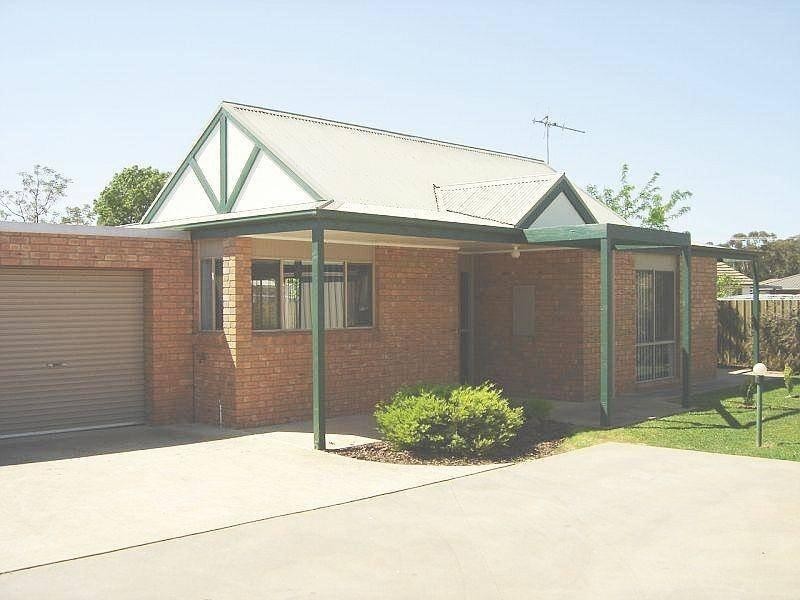 2/21 Newby Street, Numurkah VIC 3636