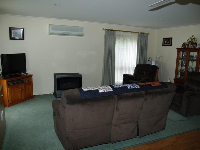 1 35 Mccarthy Ave, Numurkah VIC 3636