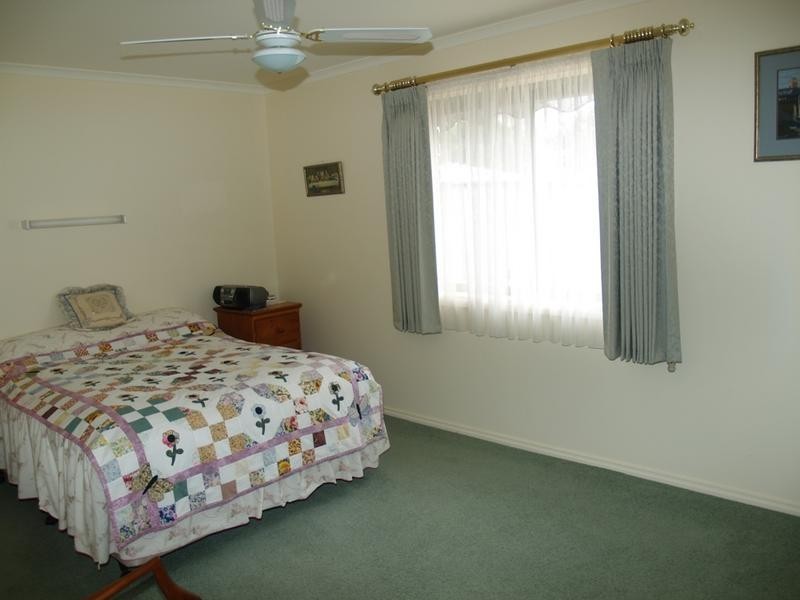 1 35 Mccarthy Ave, Numurkah VIC 3636