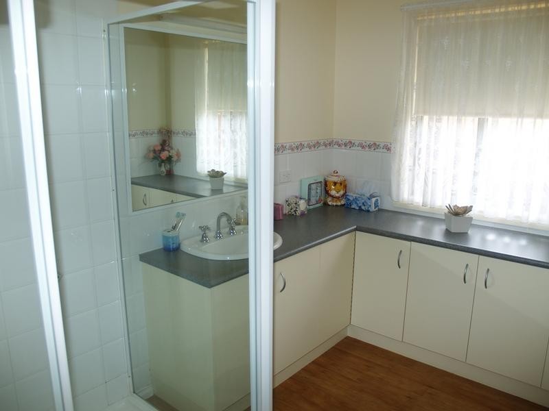 1 35 Mccarthy Ave, Numurkah VIC 3636