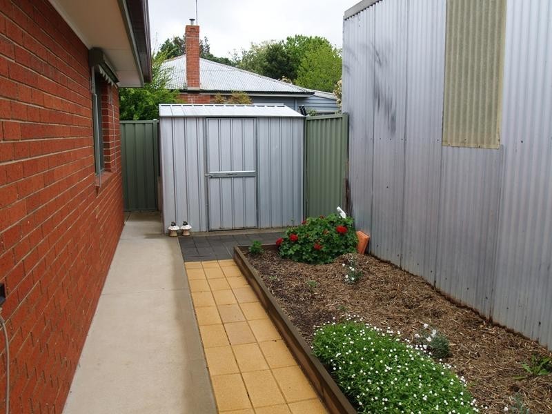 1 35 Mccarthy Ave, Numurkah VIC 3636