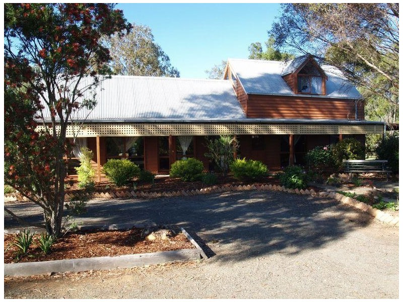 5 Glenny Lane, Numurkah VIC 3636