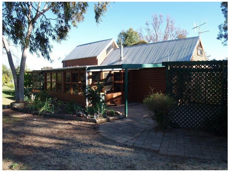 5 Glenny Lane, Numurkah VIC 3636