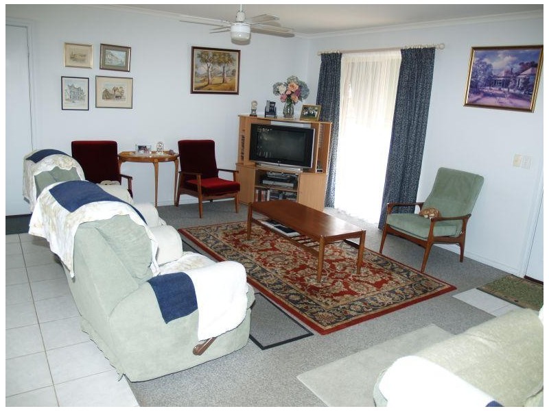 2/23 Saxton Street, Numurkah VIC 3636