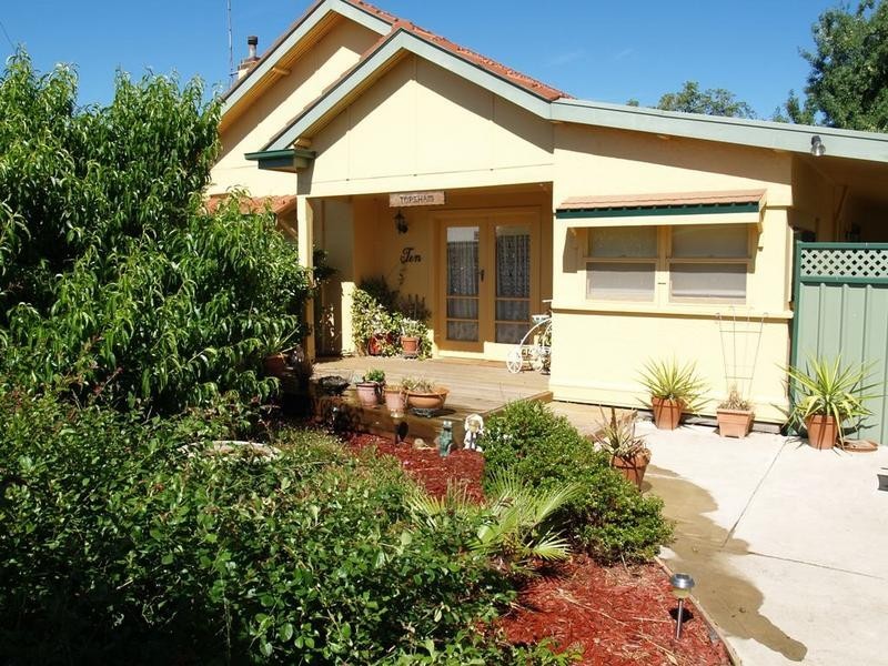 10 Railway Place, Numurkah VIC 3636