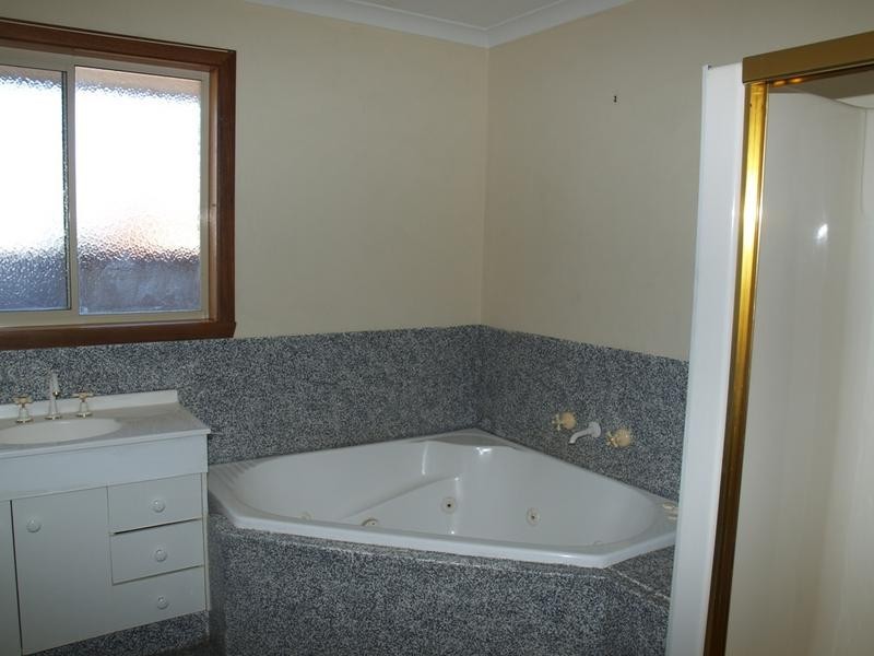 35 Mackenzie Street, Numurkah VIC 3636