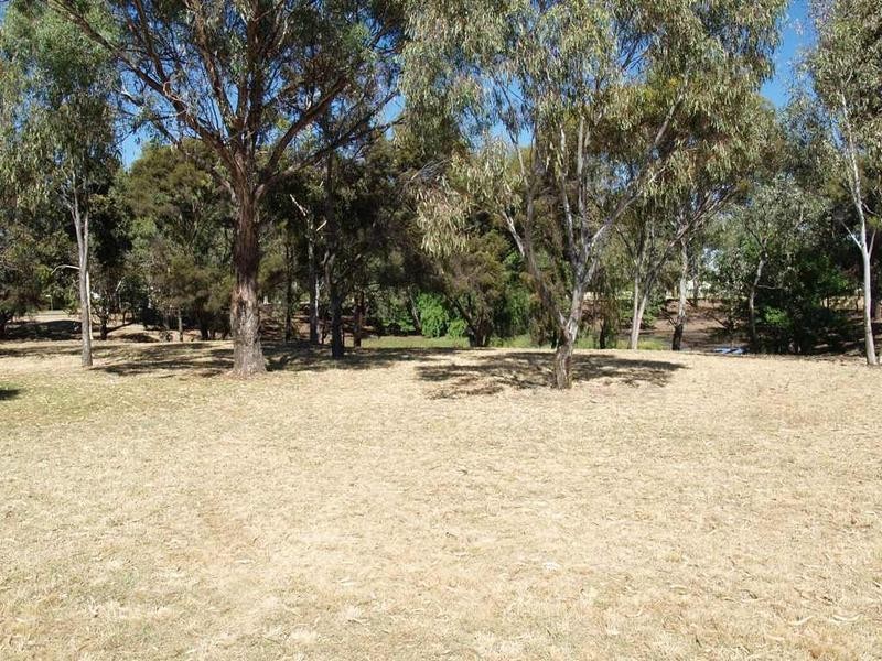 2/3 Russell Street, Numurkah VIC 3636